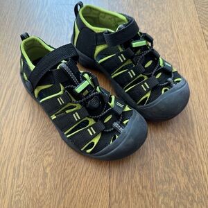 Keen Kids Black and Green Adventure Sandals